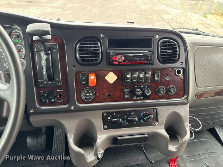 image for item DO0797 2014 Freightliner Business Class M2 shuttle bus