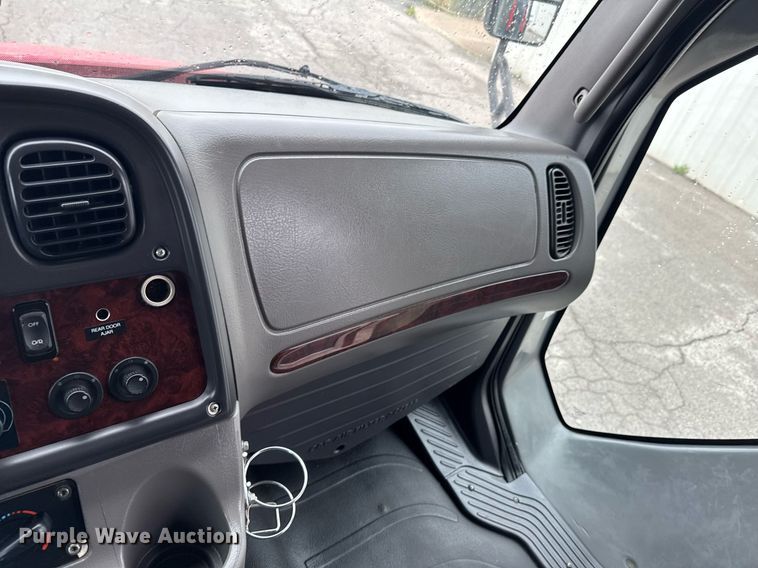 image for item DO0797 2014 Freightliner Business Class M2 shuttle bus