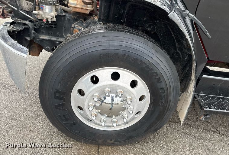 image for item DO0797 2014 Freightliner Business Class M2 shuttle bus