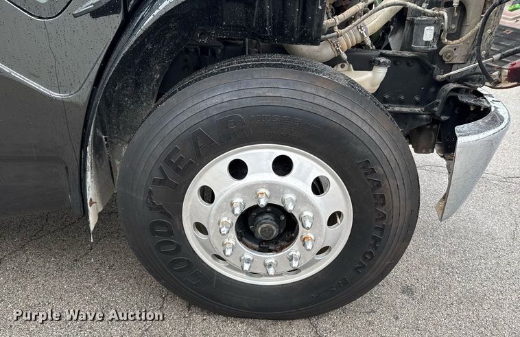 image for item DO0797 2014 Freightliner Business Class M2 shuttle bus