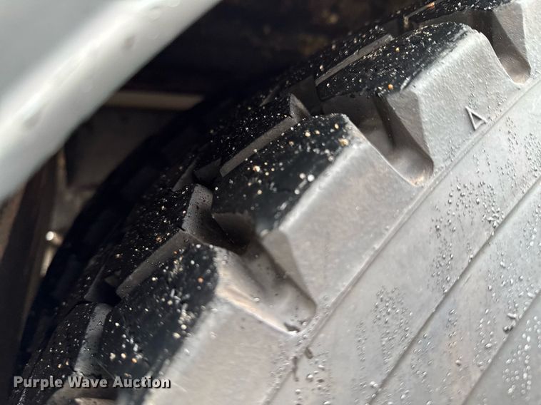 image for item DO0797 2014 Freightliner Business Class M2 shuttle bus