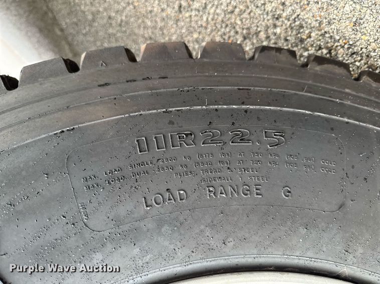 image for item DO0797 2014 Freightliner Business Class M2 shuttle bus