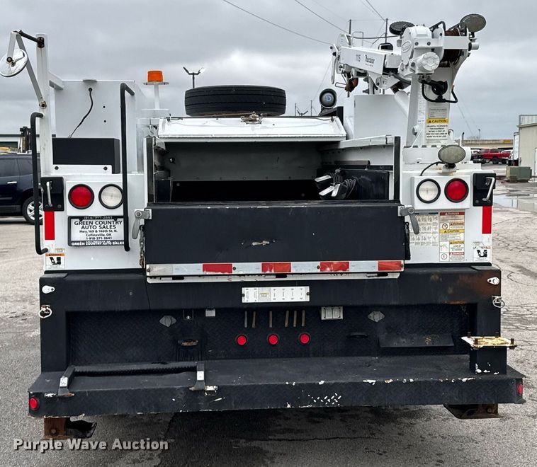 image for item DO0803 2010 Ford F550 Super Duty utility / service truck