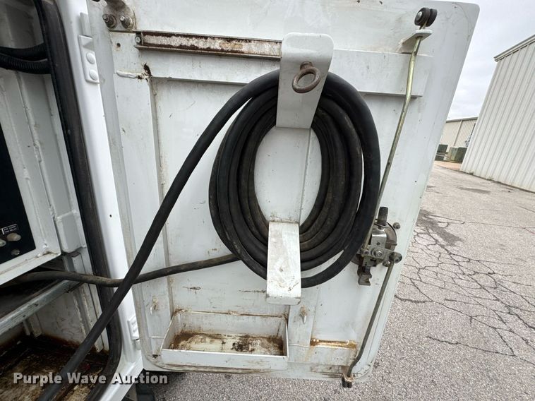 image for item DO0803 2010 Ford F550 Super Duty utility / service truck