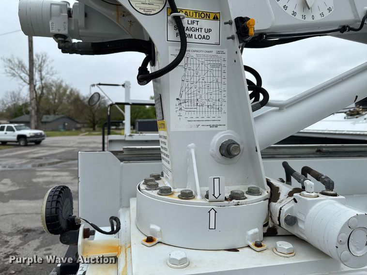 image for item DO0803 2010 Ford F550 Super Duty utility / service truck