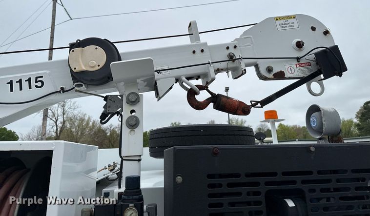 image for item DO0803 2010 Ford F550 Super Duty utility / service truck