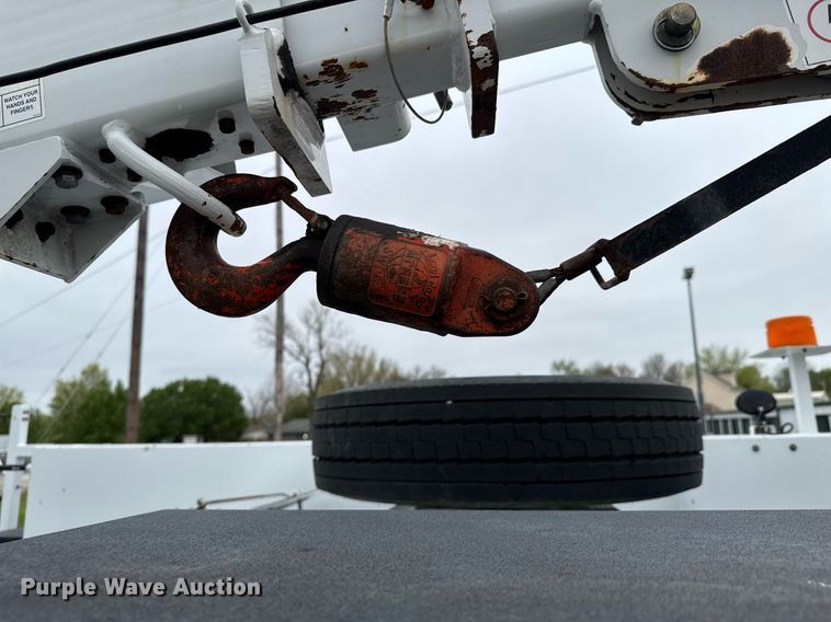 image for item DO0803 2010 Ford F550 Super Duty utility / service truck