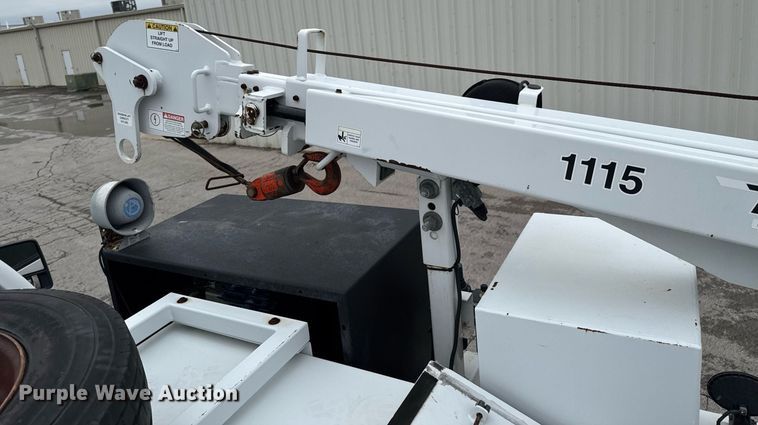 image for item DO0803 2010 Ford F550 Super Duty utility / service truck