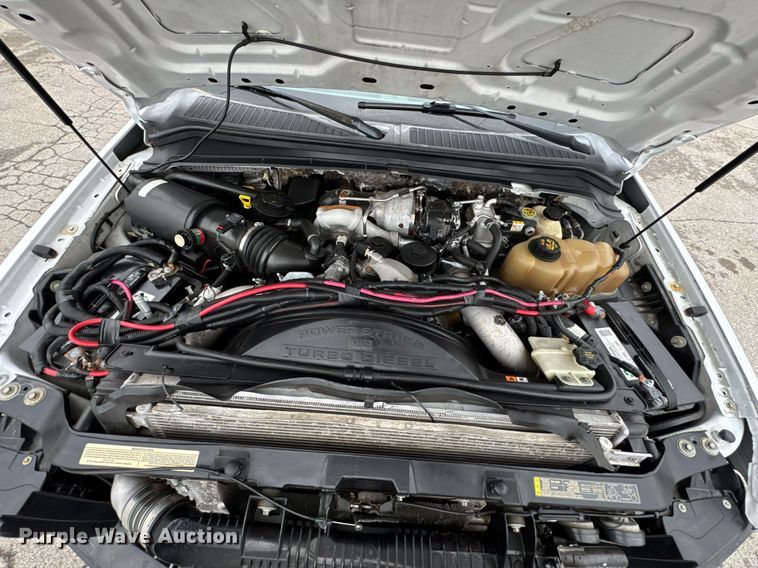 image for item DO0803 2010 Ford F550 Super Duty utility / service truck
