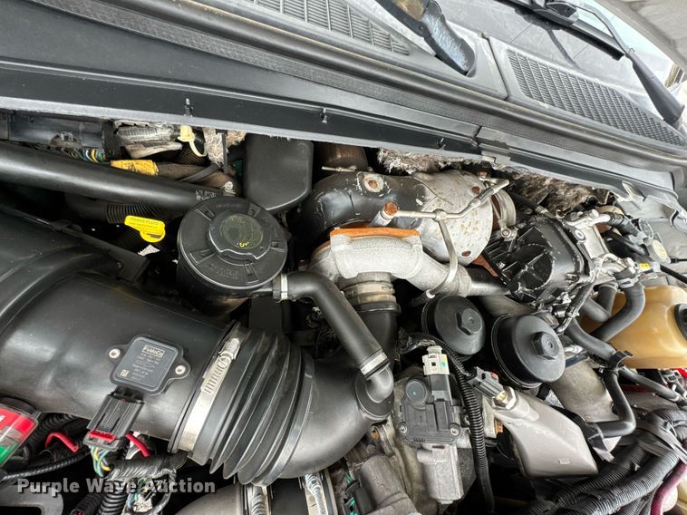 image for item DO0803 2010 Ford F550 Super Duty utility / service truck