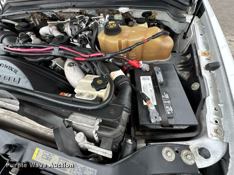 image for item DO0803 2010 Ford F550 Super Duty utility / service truck