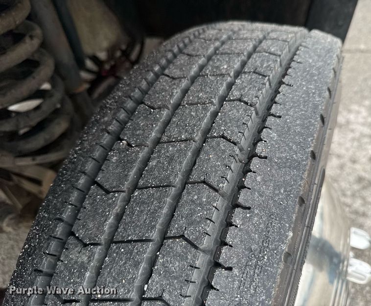 image for item DO0803 2010 Ford F550 Super Duty utility / service truck