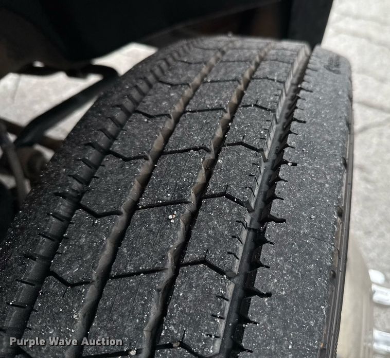 image for item DO0803 2010 Ford F550 Super Duty utility / service truck