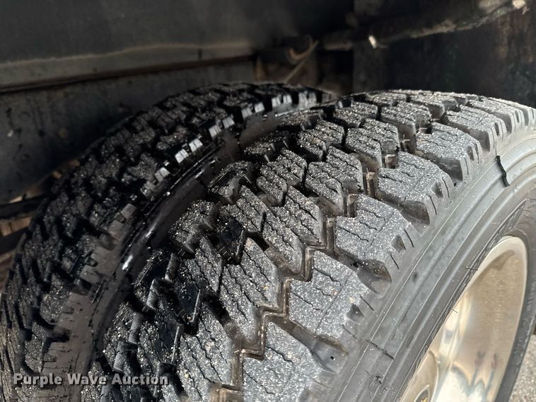 image for item DO0803 2010 Ford F550 Super Duty utility / service truck