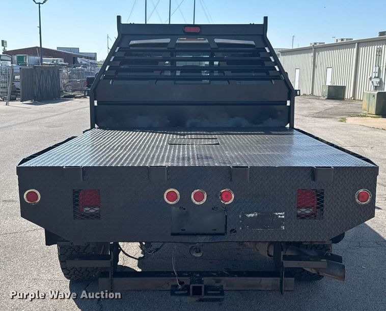 image for item DO0868 2012 Ford F250 Super Duty Crew Cab flatbed pickup truck