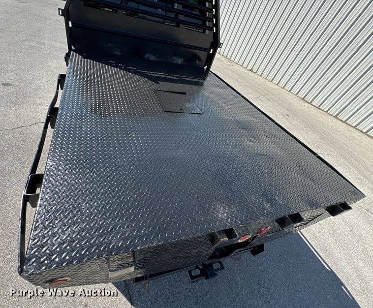 image for item DO0868 2012 Ford F250 Super Duty Crew Cab flatbed pickup truck