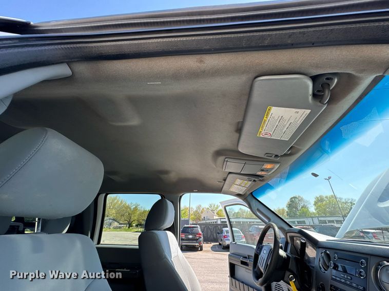 image for item DO0868 2012 Ford F250 Super Duty Crew Cab flatbed pickup truck