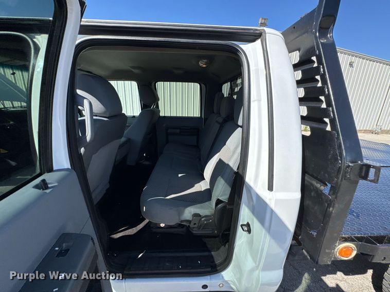 image for item DO0868 2012 Ford F250 Super Duty Crew Cab flatbed pickup truck