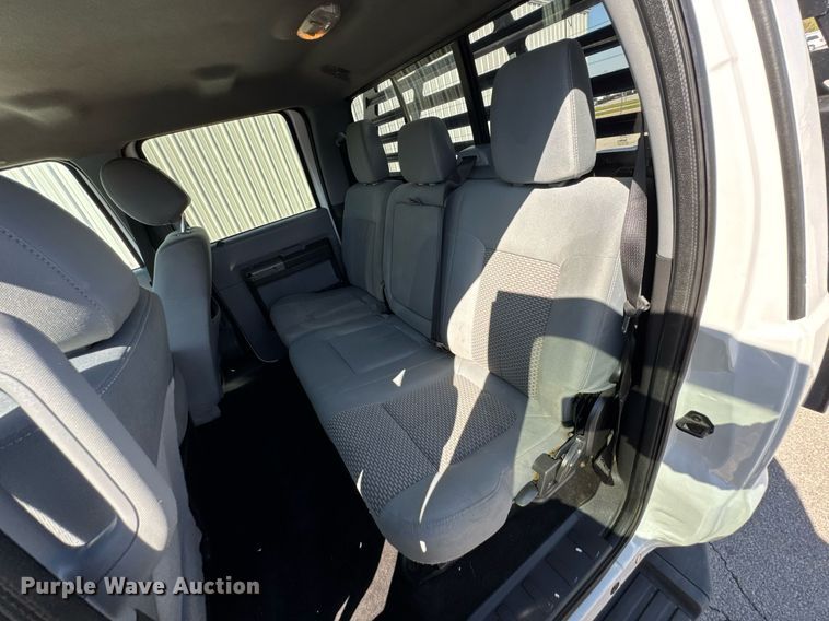 image for item DO0868 2012 Ford F250 Super Duty Crew Cab flatbed pickup truck