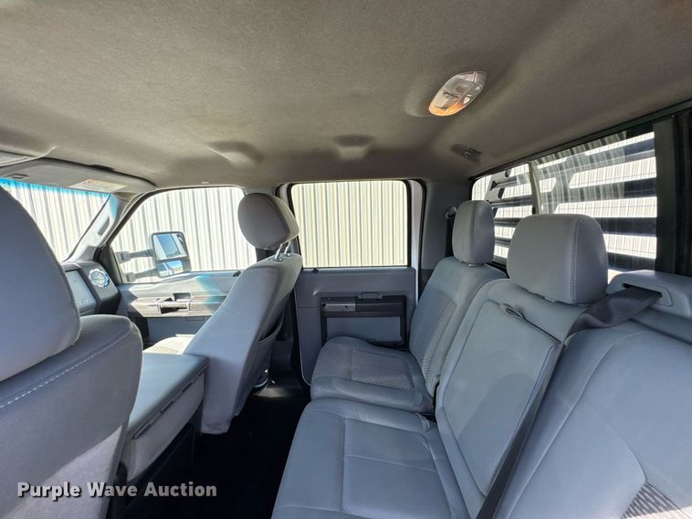 image for item DO0868 2012 Ford F250 Super Duty Crew Cab flatbed pickup truck