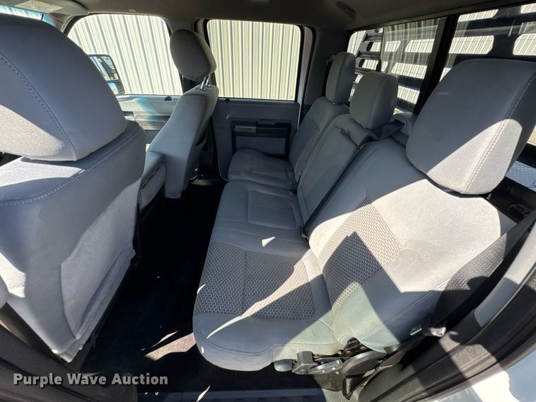 image for item DO0868 2012 Ford F250 Super Duty Crew Cab flatbed pickup truck