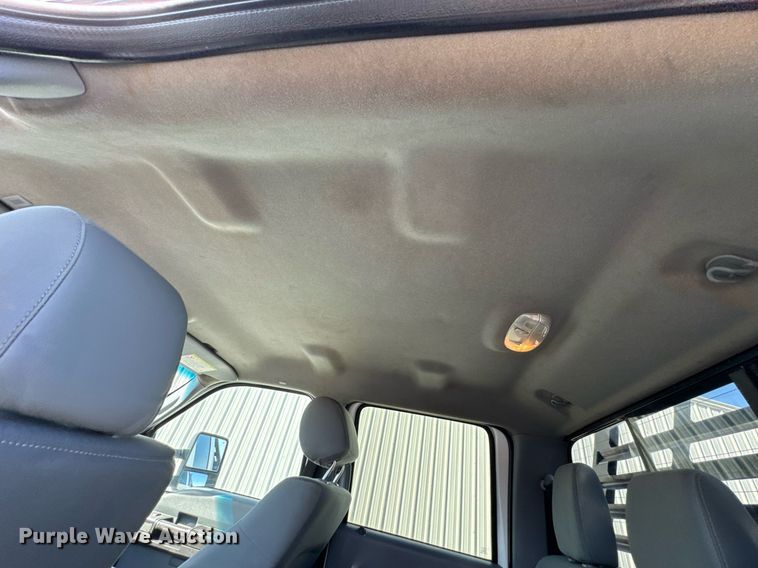 image for item DO0868 2012 Ford F250 Super Duty Crew Cab flatbed pickup truck