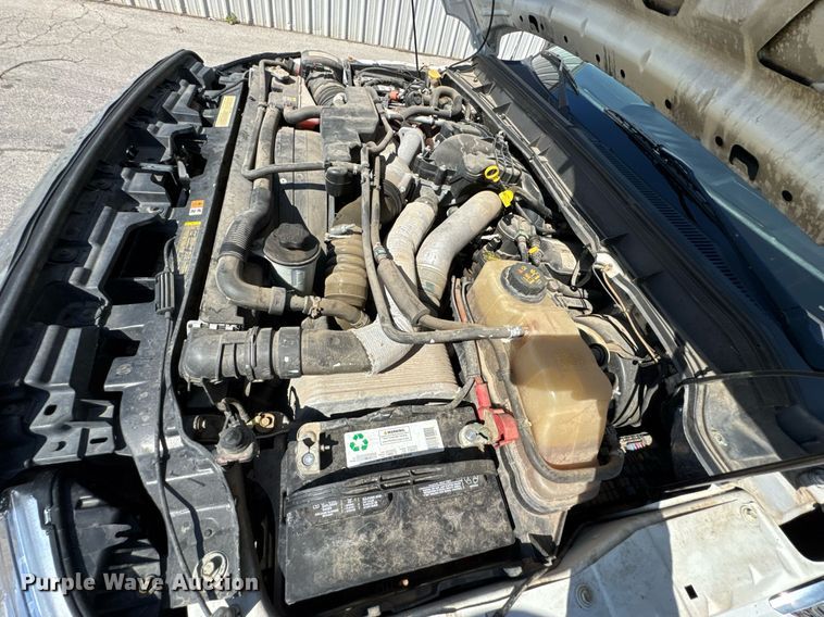 image for item DO0868 2012 Ford F250 Super Duty Crew Cab flatbed pickup truck