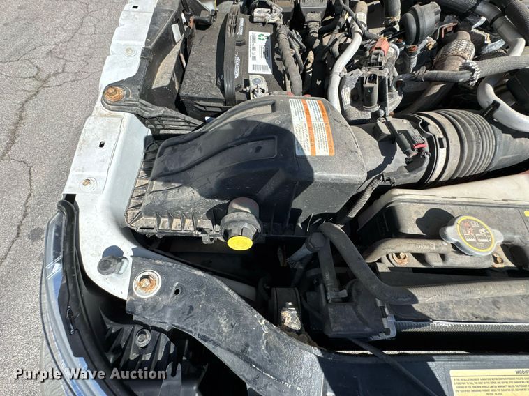 image for item DO0868 2012 Ford F250 Super Duty Crew Cab flatbed pickup truck