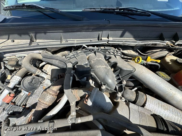 image for item DO0868 2012 Ford F250 Super Duty Crew Cab flatbed pickup truck