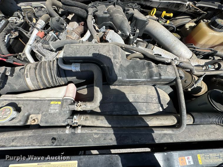 image for item DO0868 2012 Ford F250 Super Duty Crew Cab flatbed pickup truck