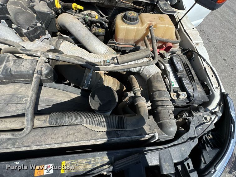 image for item DO0868 2012 Ford F250 Super Duty Crew Cab flatbed pickup truck