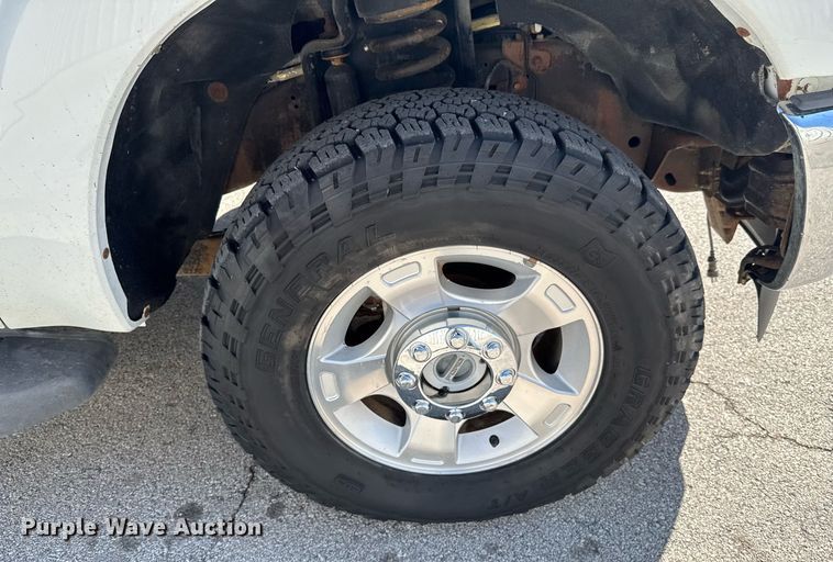 image for item DO0868 2012 Ford F250 Super Duty Crew Cab flatbed pickup truck