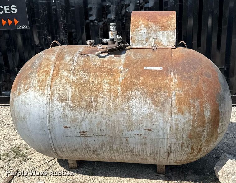 image for item DO0906 1948 McNamar propane tank