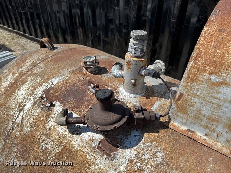 image for item DO0906 1948 McNamar propane tank