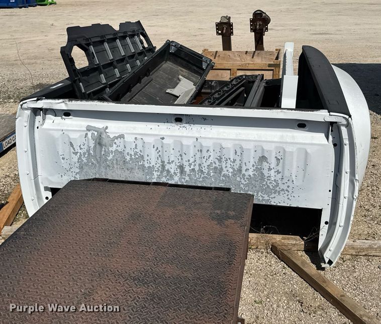 image for item DO0907 Pickup truck bed and parts