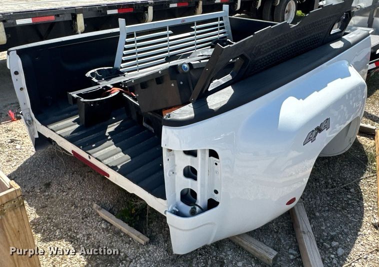 image for item DO0907 Pickup truck bed and parts