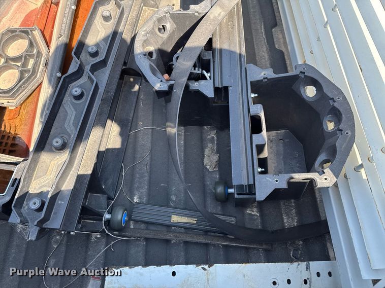 image for item DO0907 Pickup truck bed and parts