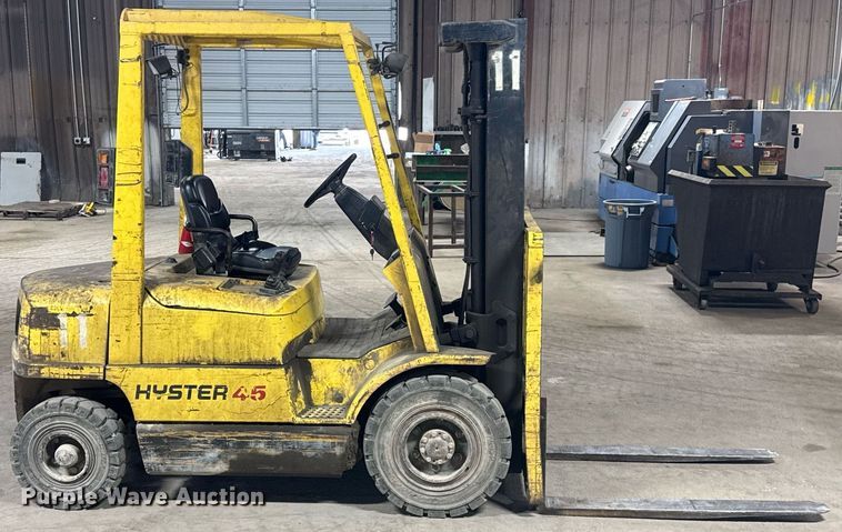 image for item DO0908 Hyster H45XM forklift