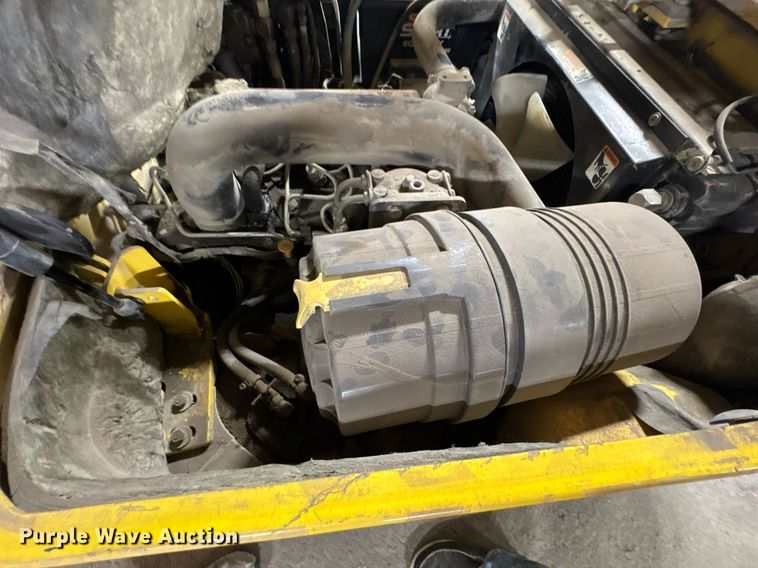 image for item DO0908 Hyster H45XM forklift