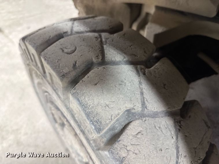 image for item DO0908 Hyster H45XM forklift