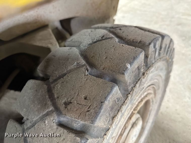 image for item DO0908 Hyster H45XM forklift