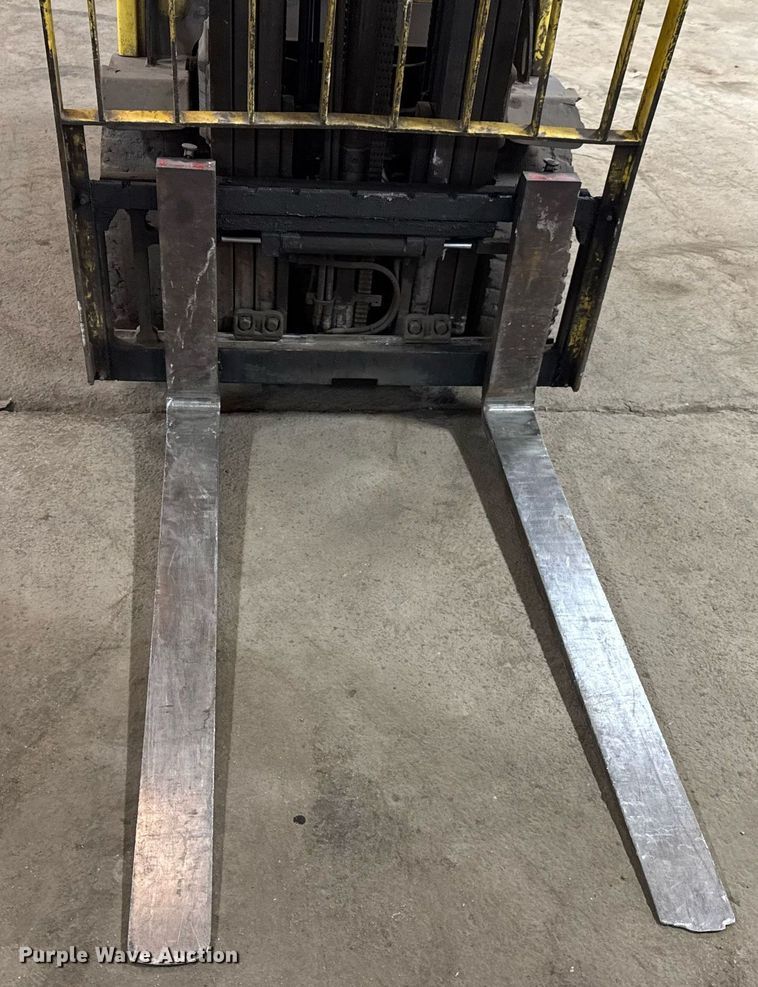 image for item DO0911 Hyster H60FT forklift