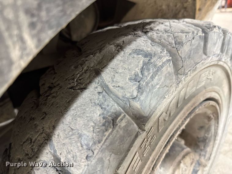 image for item DO0911 Hyster H60FT forklift