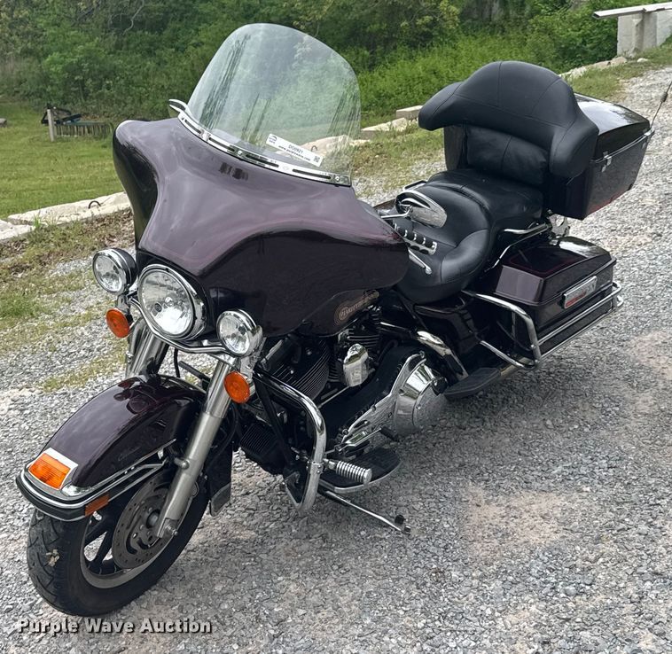 image for item DO0921 2005 Harley Davidson Electra Glide Classic FLHTCI motorcycle