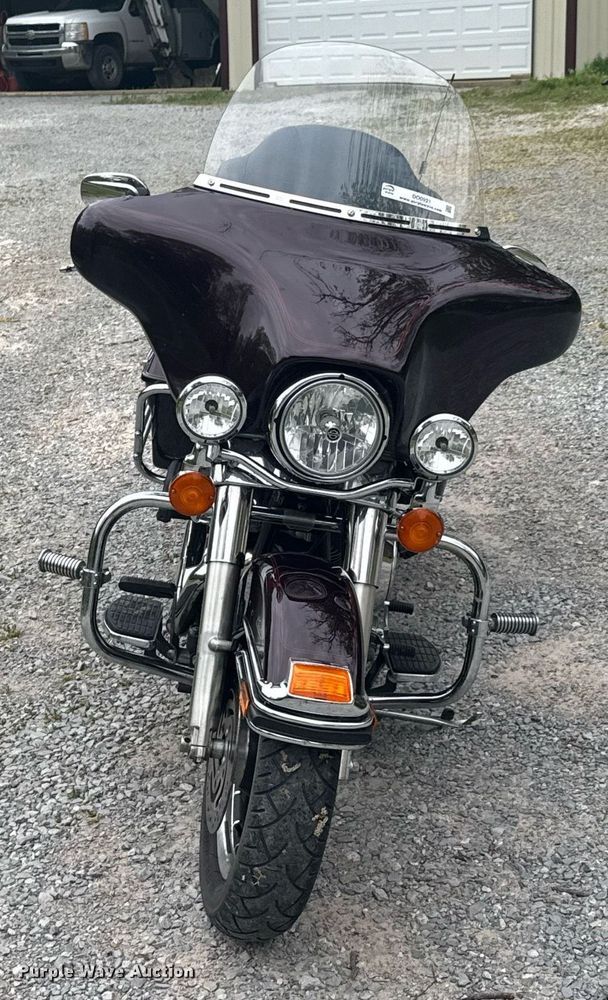 image for item DO0921 2005 Harley Davidson Electra Glide Classic FLHTCI motorcycle