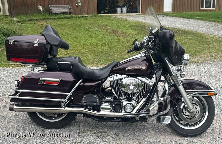 image for item DO0921 2005 Harley Davidson Electra Glide Classic FLHTCI motorcycle