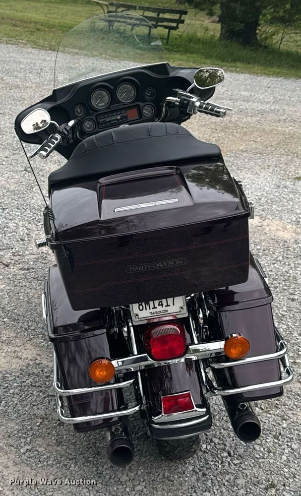 image for item DO0921 2005 Harley Davidson Electra Glide Classic FLHTCI motorcycle