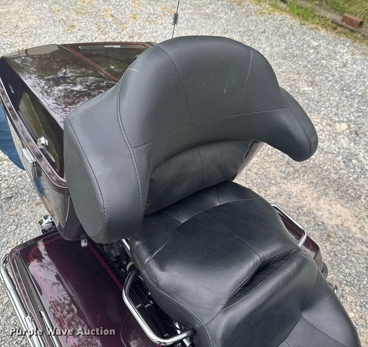 image for item DO0921 2005 Harley Davidson Electra Glide Classic FLHTCI motorcycle