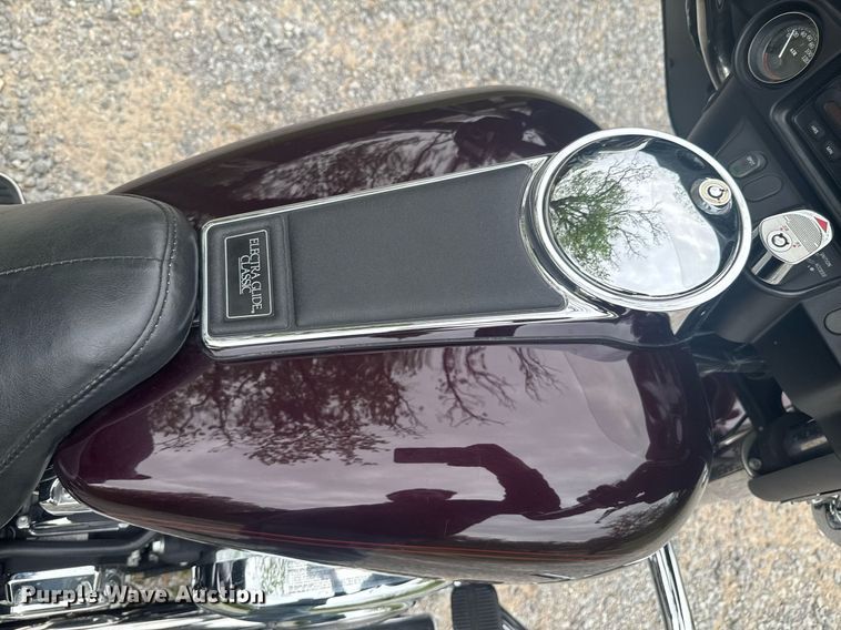 image for item DO0921 2005 Harley Davidson Electra Glide Classic FLHTCI motorcycle