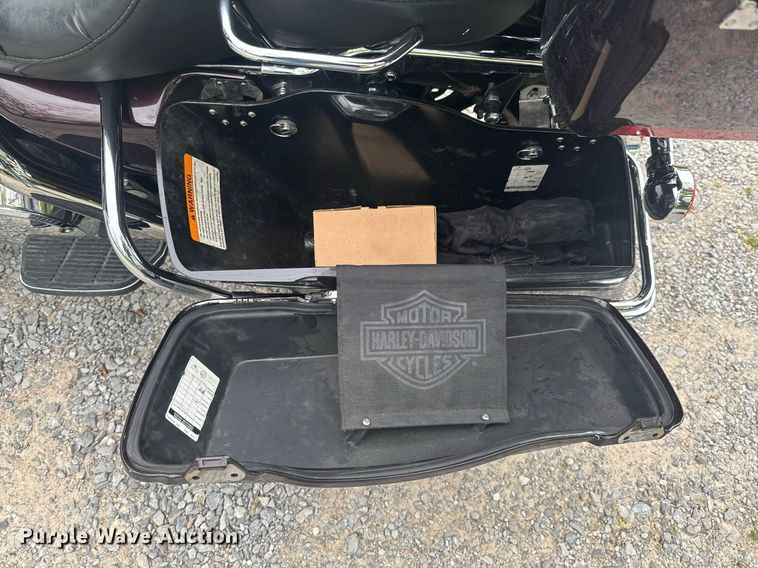 image for item DO0921 2005 Harley Davidson Electra Glide Classic FLHTCI motorcycle